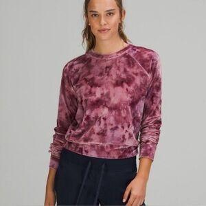 Lululemon velvet sweatshirt size 4, new without tag pink multi pattern